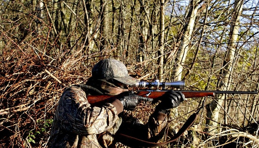 Michigan Bill Aims to Extend Firearm Deer Hunting Season