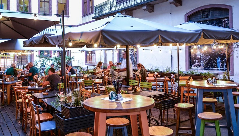 New York City Says Outdoor Dining Will Become ‘Permanent and Year-Round’