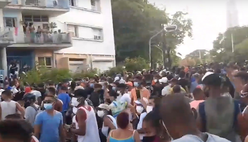 2021 Cuban protests in the street