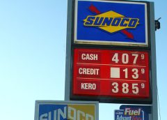 White House to Go on Offensive Against GOP as Gas Prices Drop