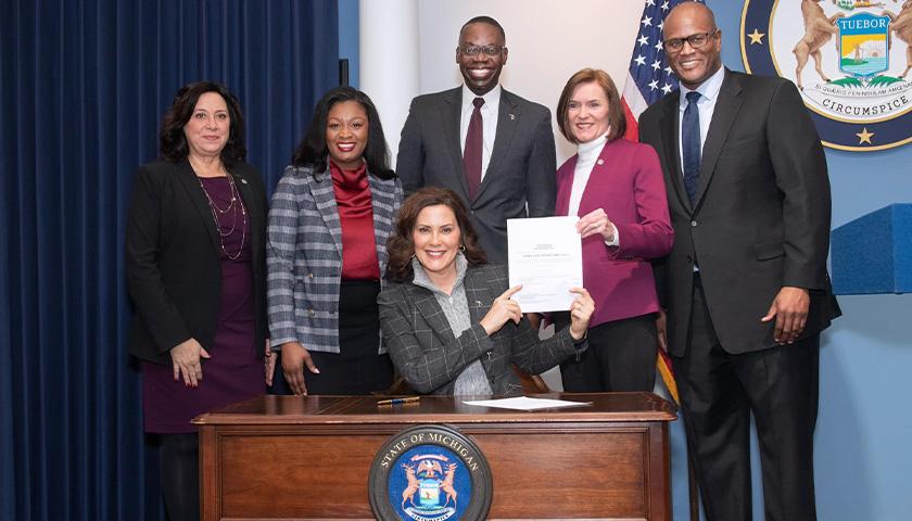 Whitmer Signs Bill to Move Presidential Primary to February 2024