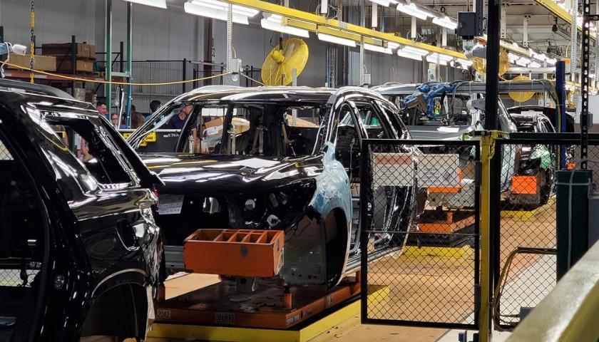 GM Buys Out 5,000 Workers to Avert Layoffs